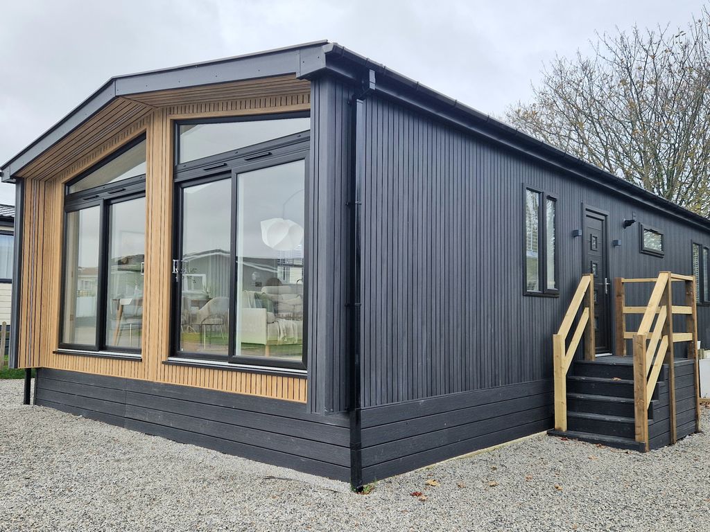 Property photo 1 of 9 High Standard Lodges Available