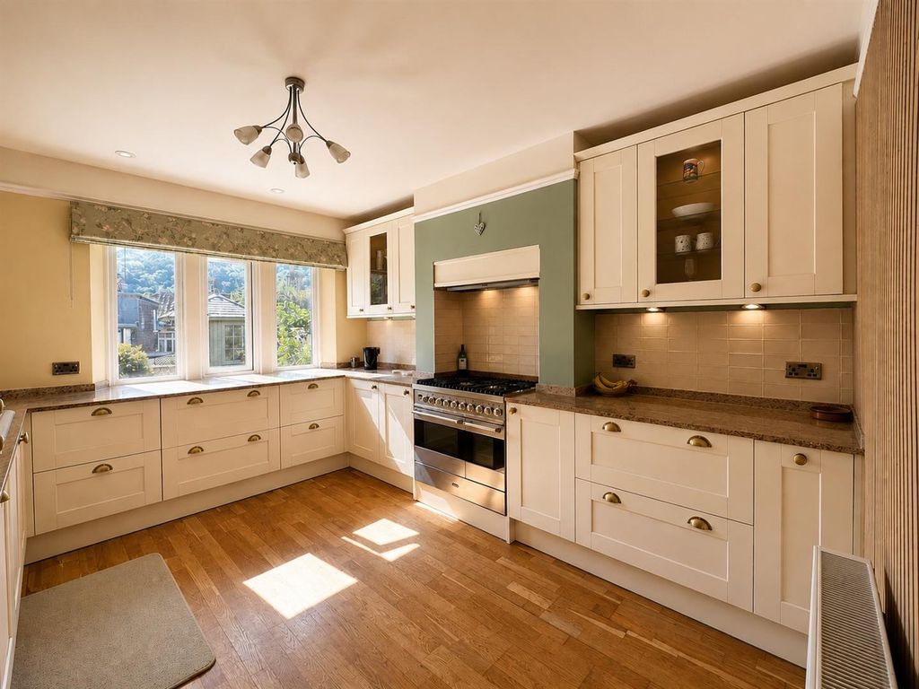 Property photo 2 of 16 Kitchen