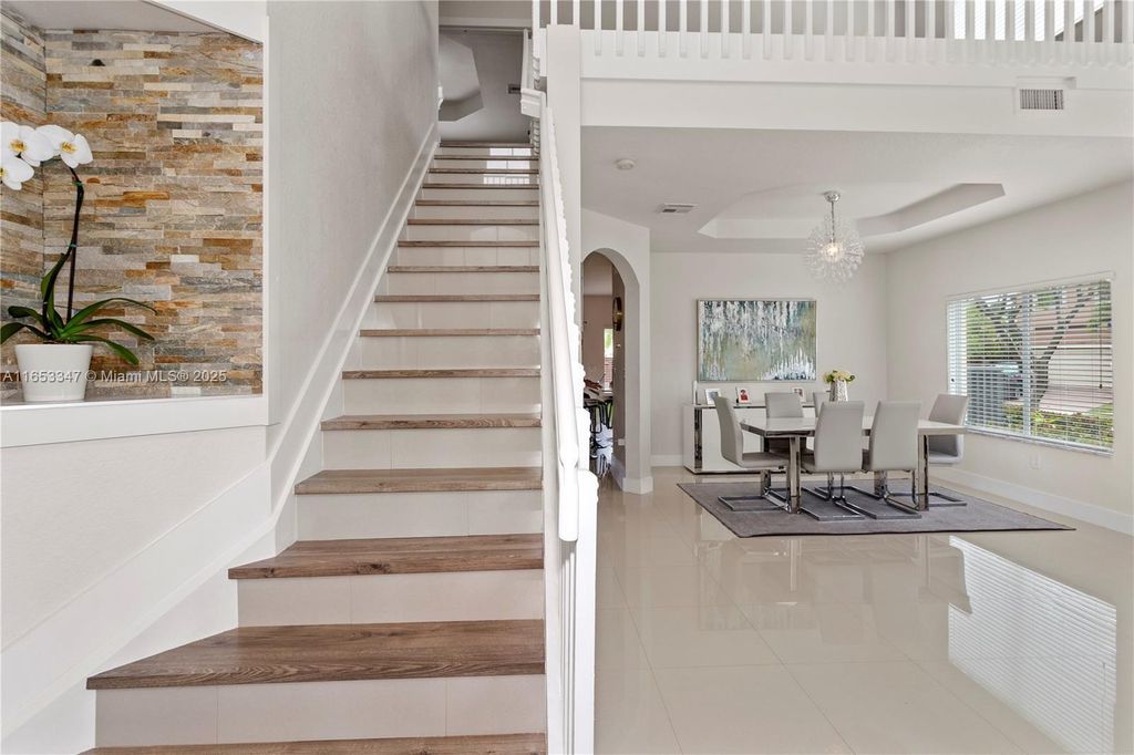 Property photo 2 of 48 <Alttext/>