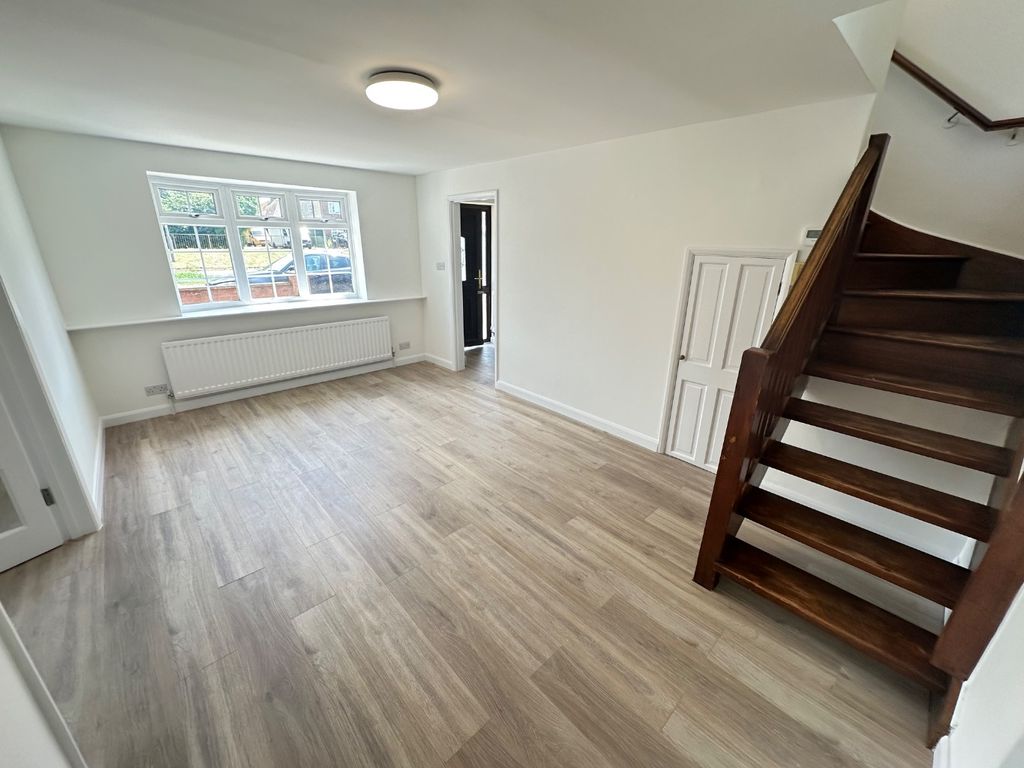 Property photo 2 of 17 5282183