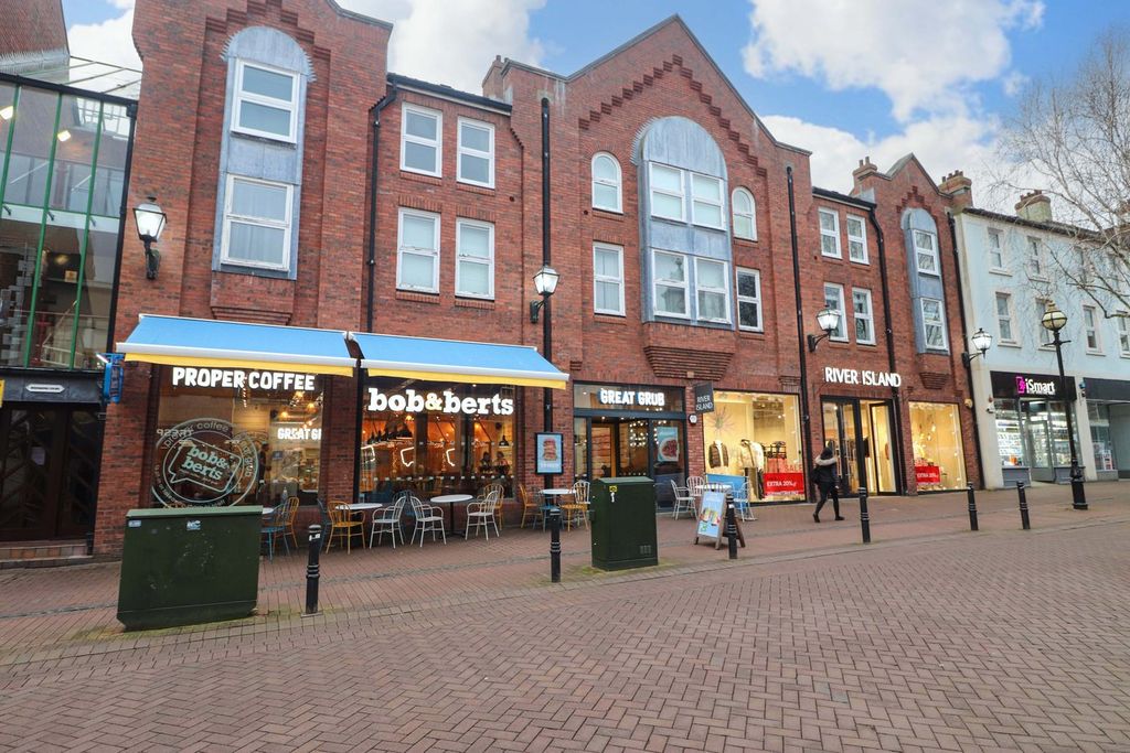 Property photo 1 of 11 Hodgsons Court
