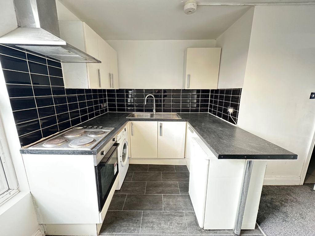 Property photo 2 of 8 4635391