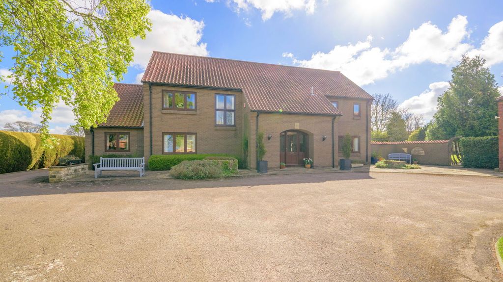 Property photo 1 of 66
