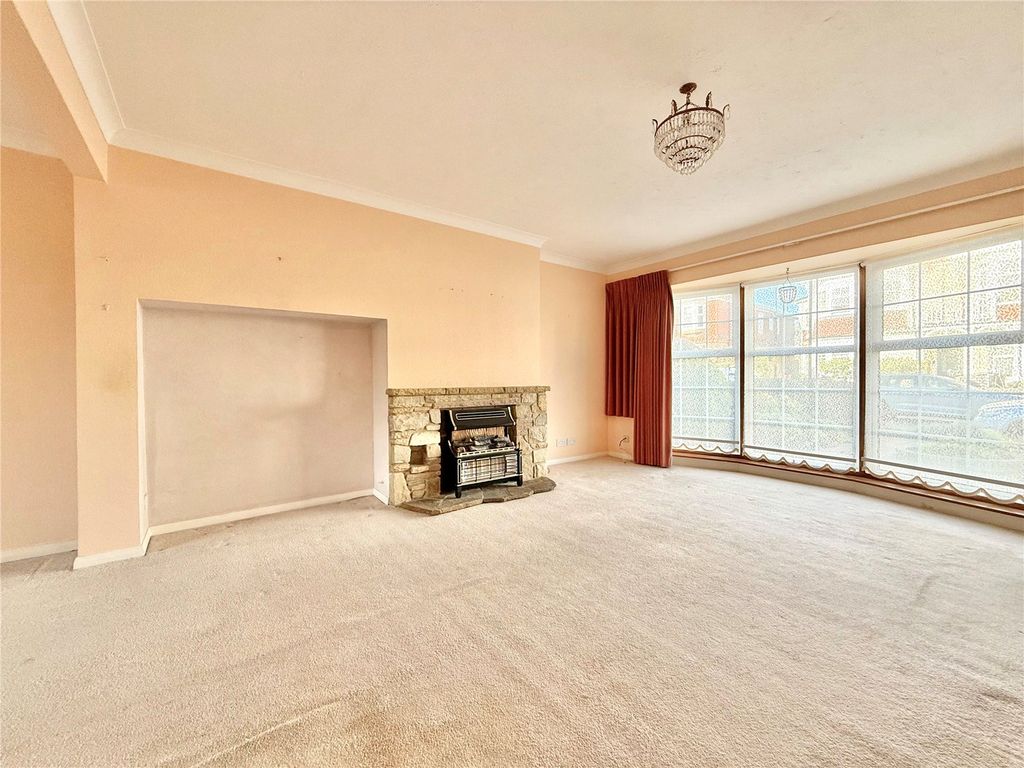 Property photo 2 of 14 Picture No. 12