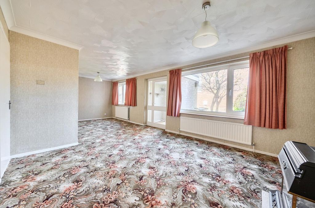 Property photo 3 of 17 Porteous Crescent 11 (6).Jpg