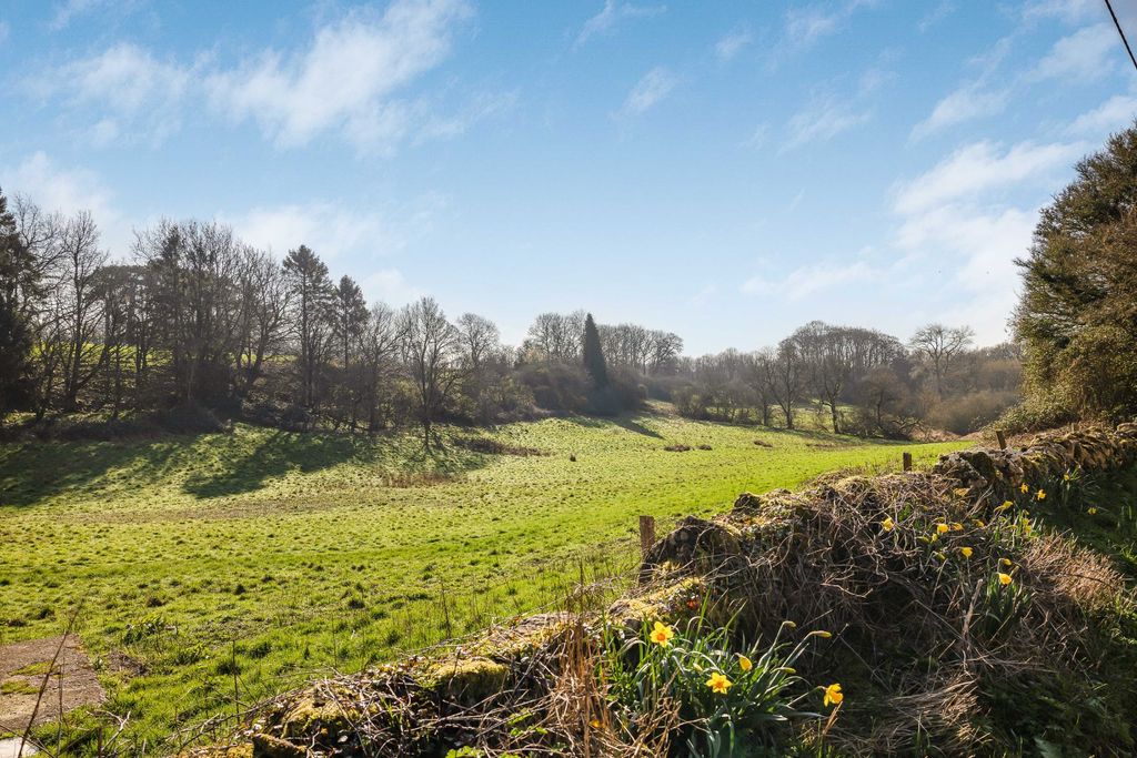 Property photo 2 of 23 Picture No. 28