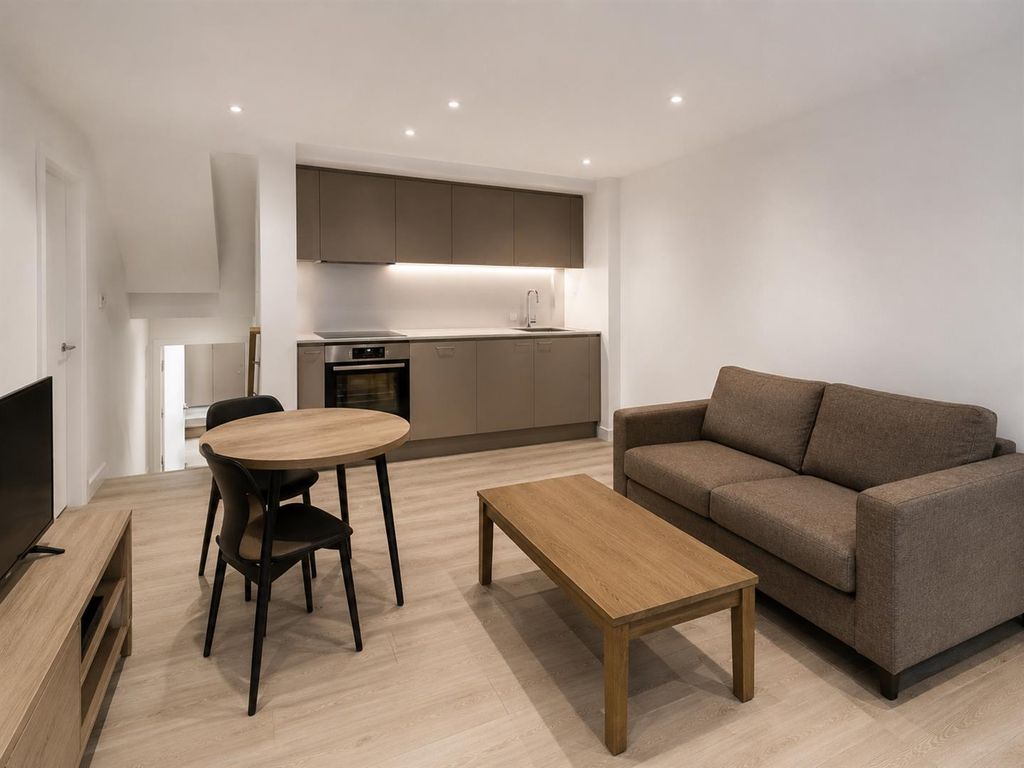 Property photo 1 of 3 Living (2).Png