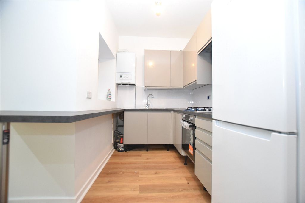 Property photo 2 of 8 Picture No. 16