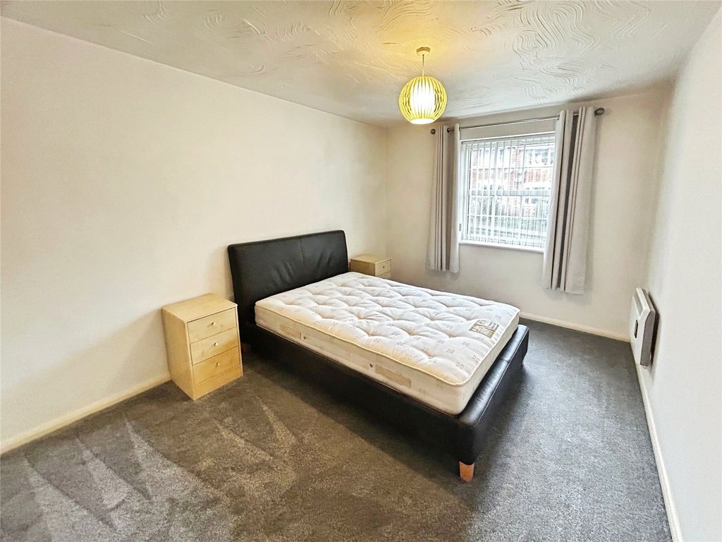 Property photo 2 of 12 Picture No. 10