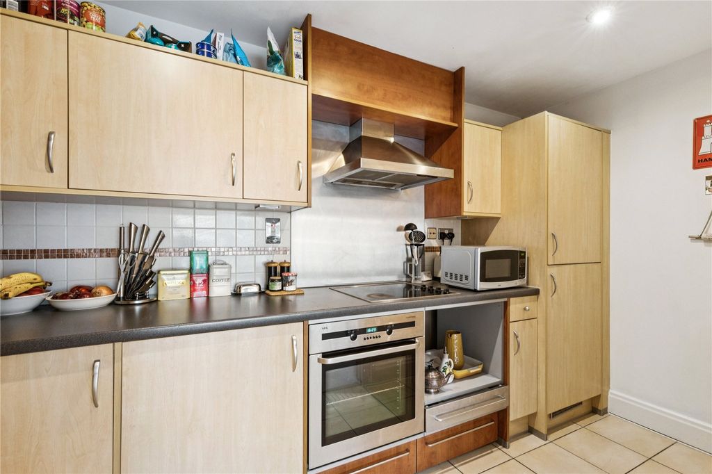 Property photo 3 of 9 Picture No. 06