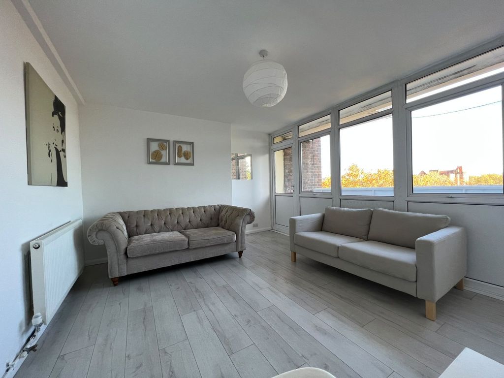Property photo 2 of 20 5555742