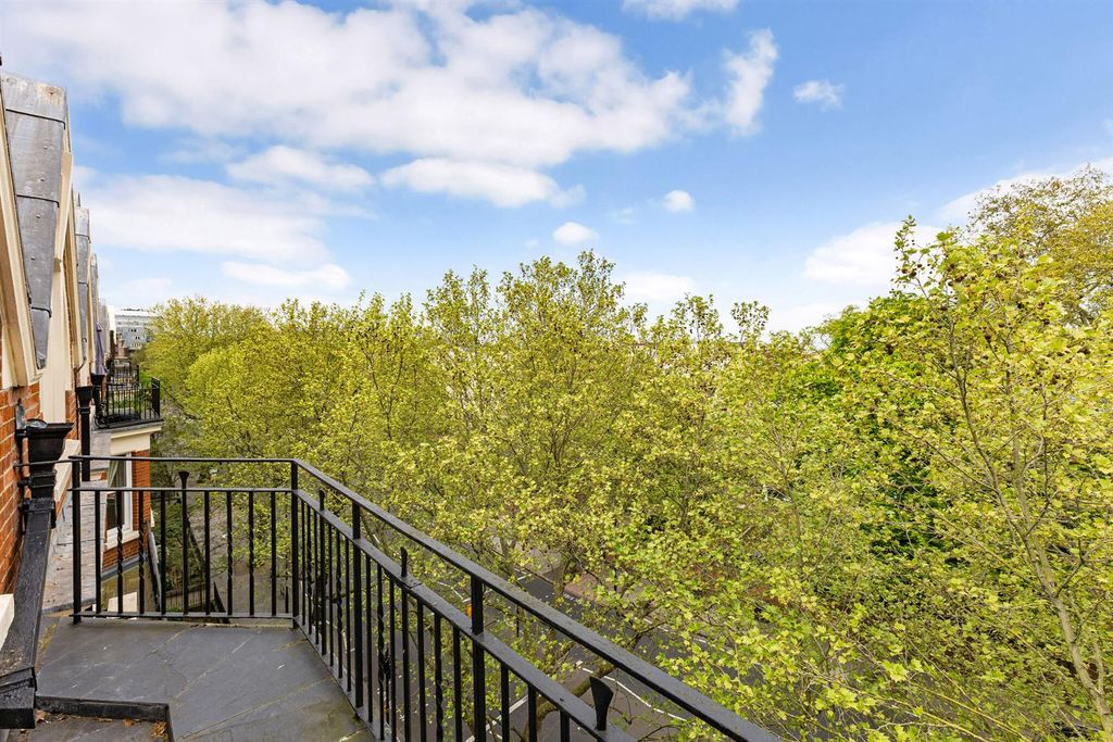 Property photo 3 of 17 107065_Flat 19 Hanover Gate Mansions Park Road-25_