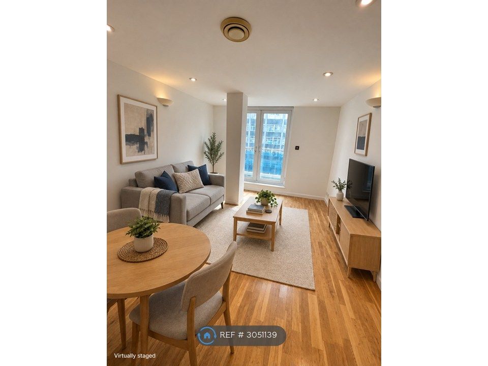 Property photo 1 of 7 Living Room