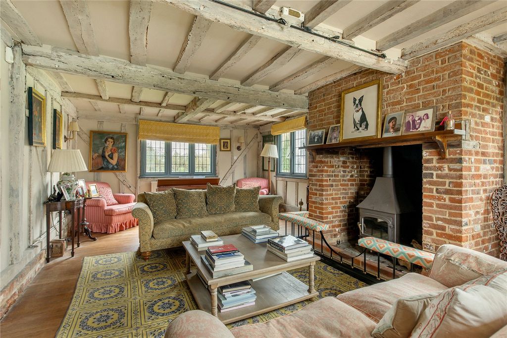 Property photo 3 of 19 Sititng Room