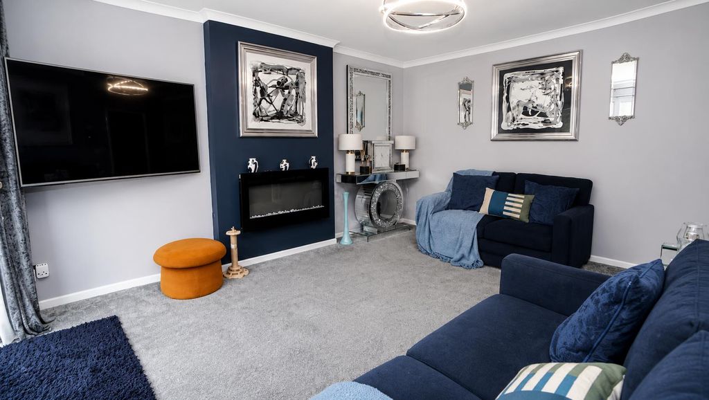 Property photo 3 of 18 Lounge1.Png