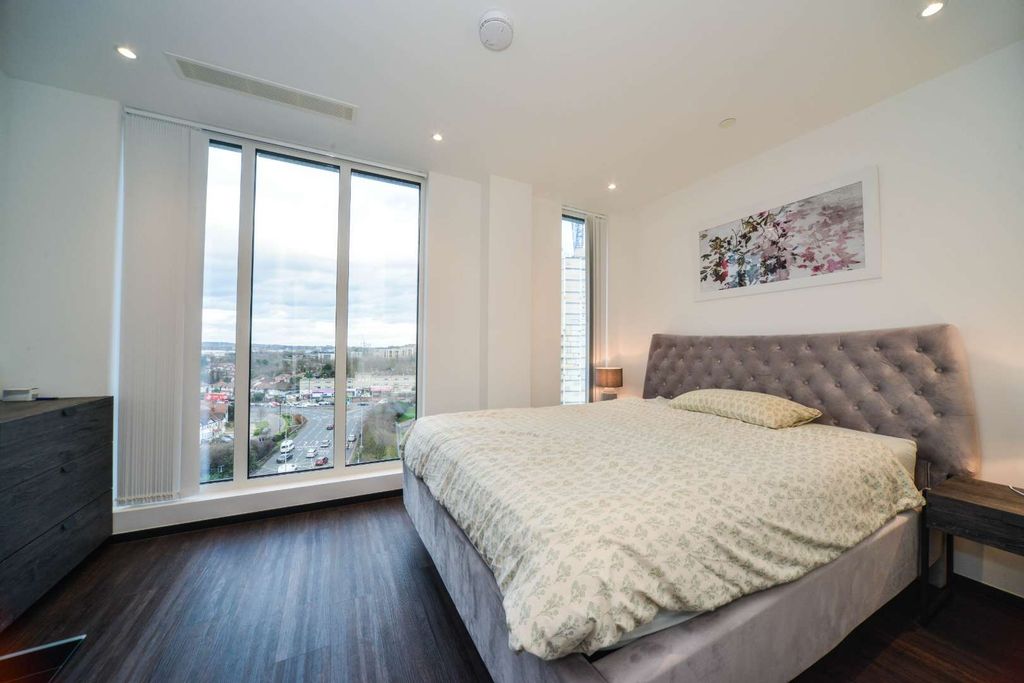 Property photo 2 of 6