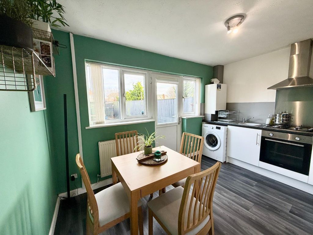 Property photo 3 of 13 Kitchen