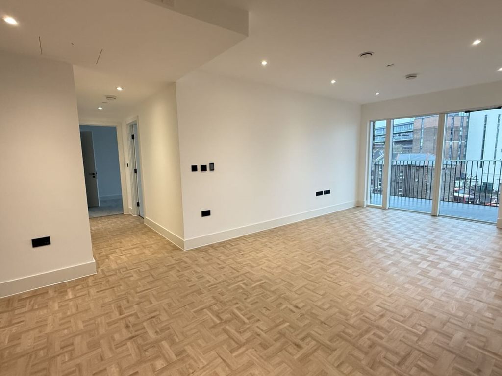 Property photo 2 of 16 Sy21 (1)