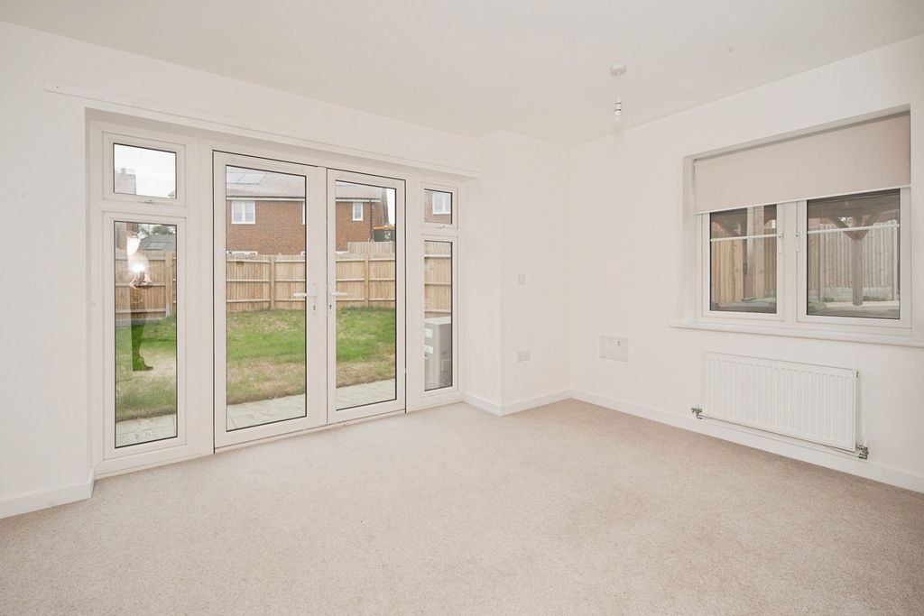 Property photo 3 of 11 Pbox-Img.Jpg