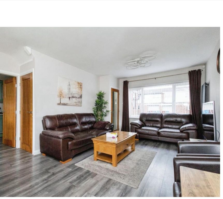 Property photo 2 of 6 Living Room