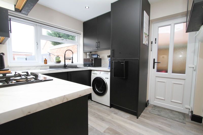 Property photo 3 of 16 Kitchen