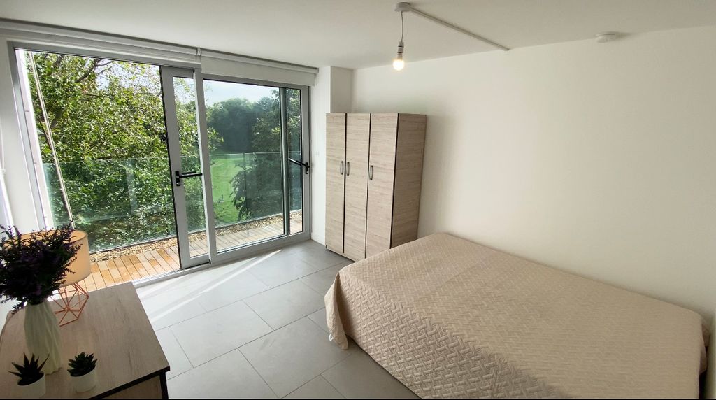 Property photo 1 of 12 Room E + Balcony