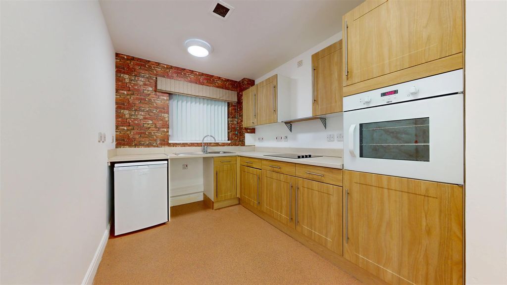 Property photo 3 of 22 Kitchen