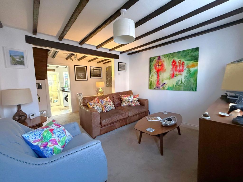 Property photo 3 of 9 Photo 4