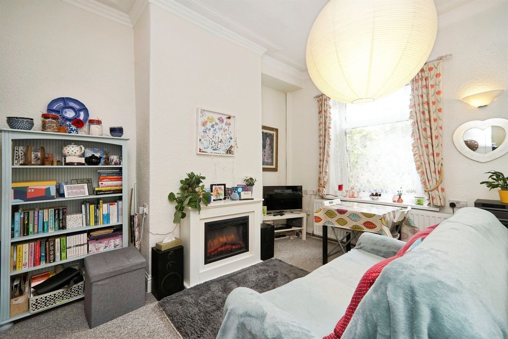 Property photo 3 of 12