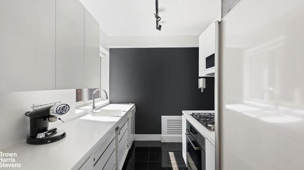 Property photo 3 of 8 <Alttext/>
