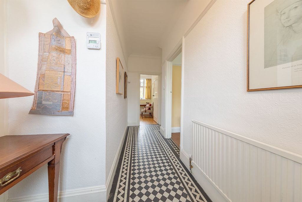 Property photo 2 of 32