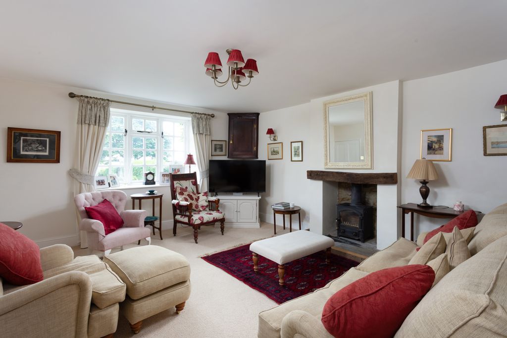 Property photo 3 of 26 Drawing Room