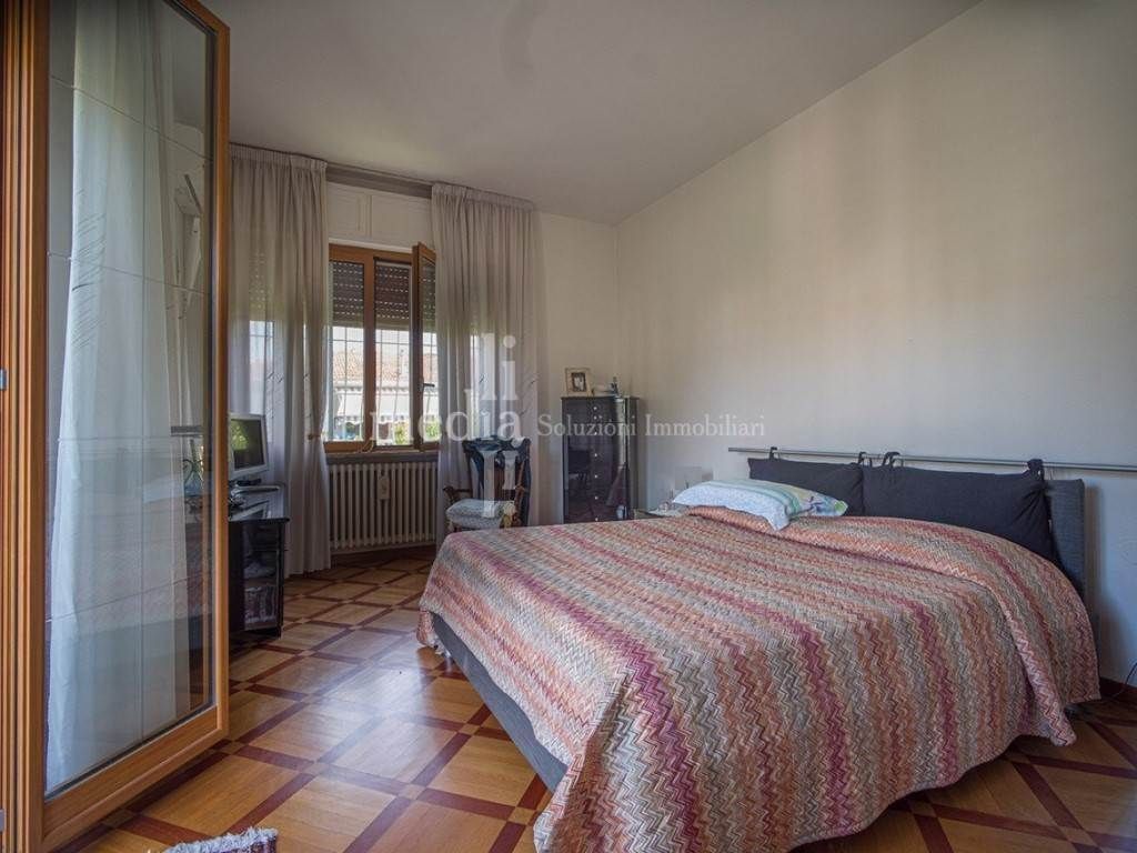 Property photo 2 of 29