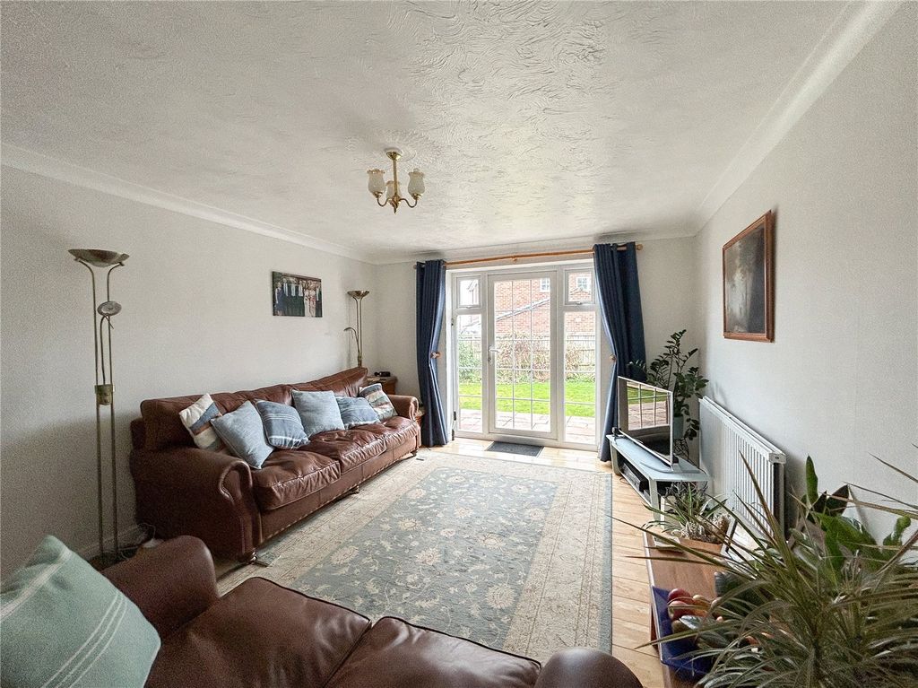Property photo 2 of 28 Sitting Room