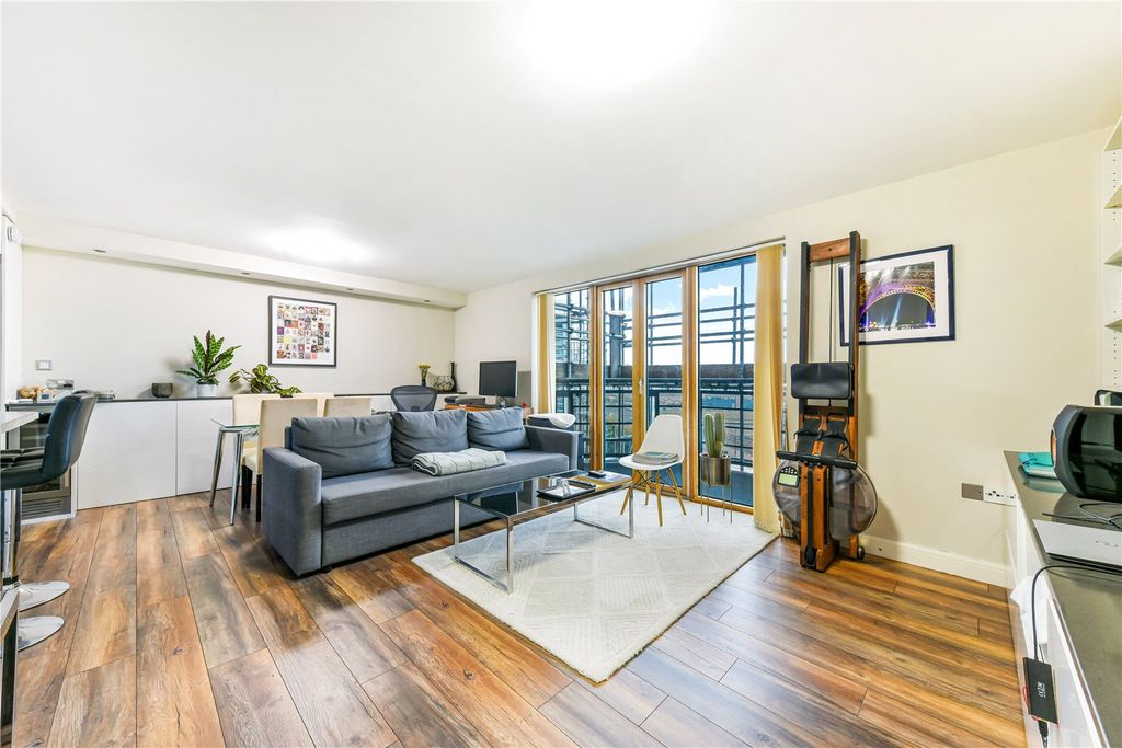 Property photo 1 of 10 Western Beach