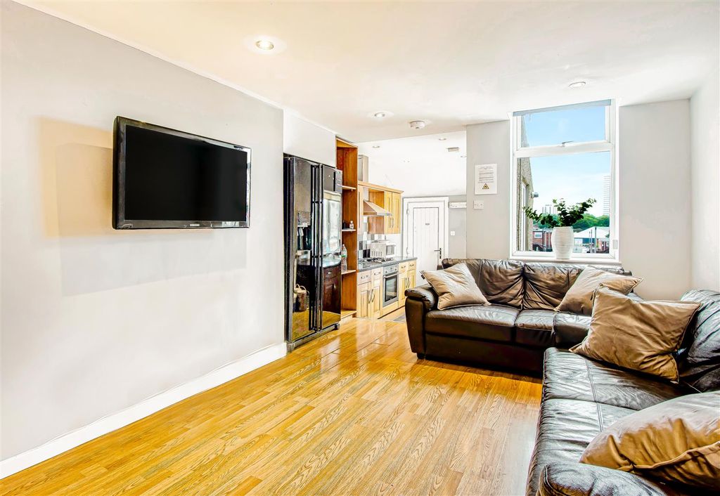 Property photo 2 of 13 Lounge 1.Jpg