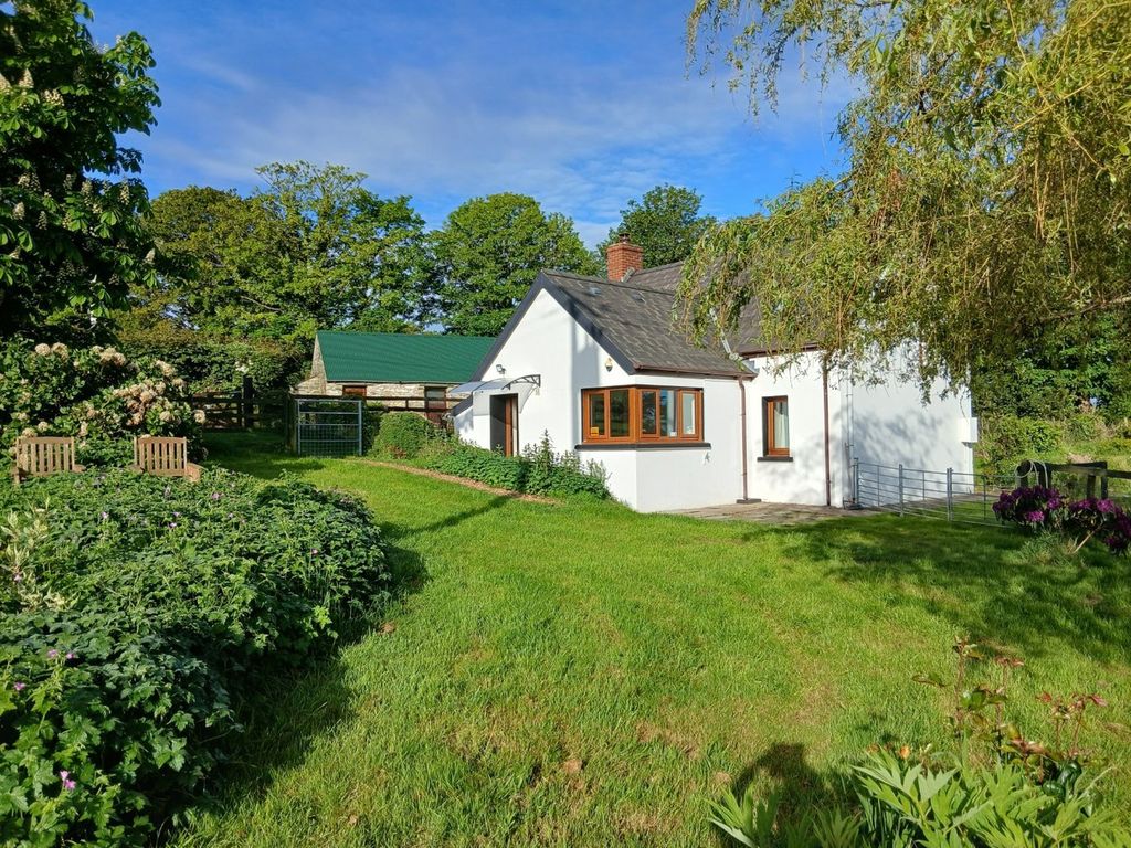 Property photo 3 of 20