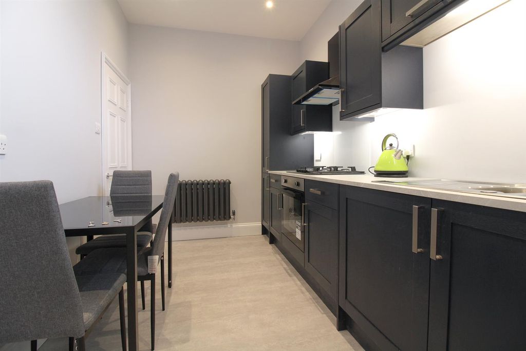 Property photo 3 of 7 Kitchen