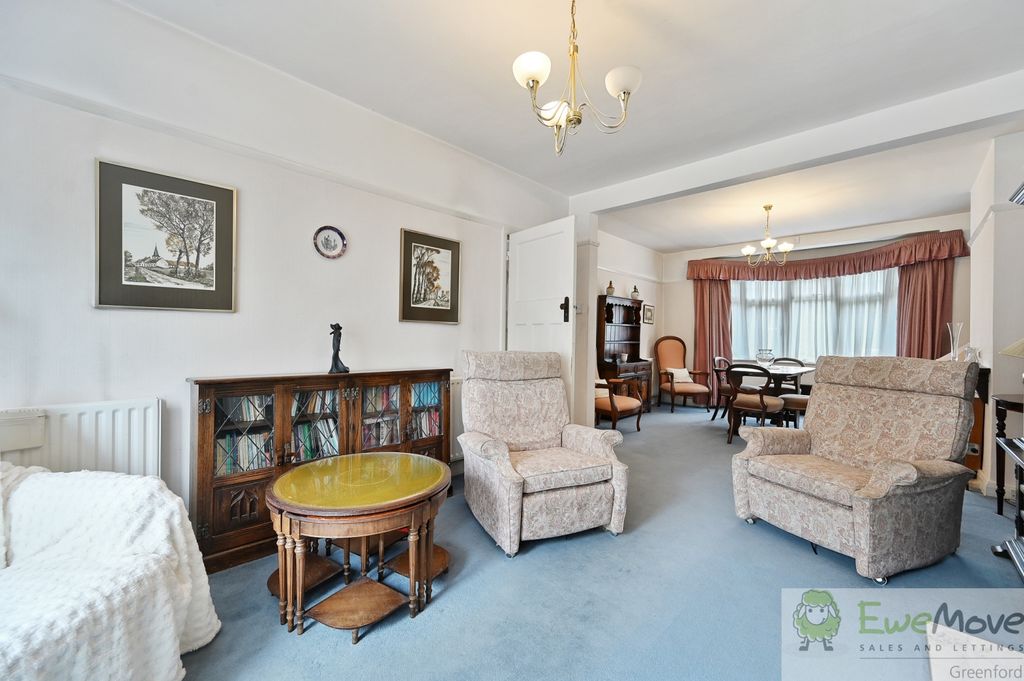Property photo 2 of 12 Rcewemove- 435 Whitton Avenue- Reception 3 (1)