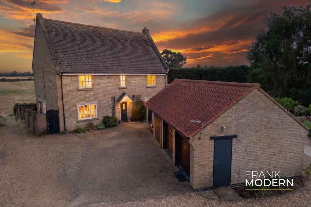 Property photo 1 of 50 Dusk