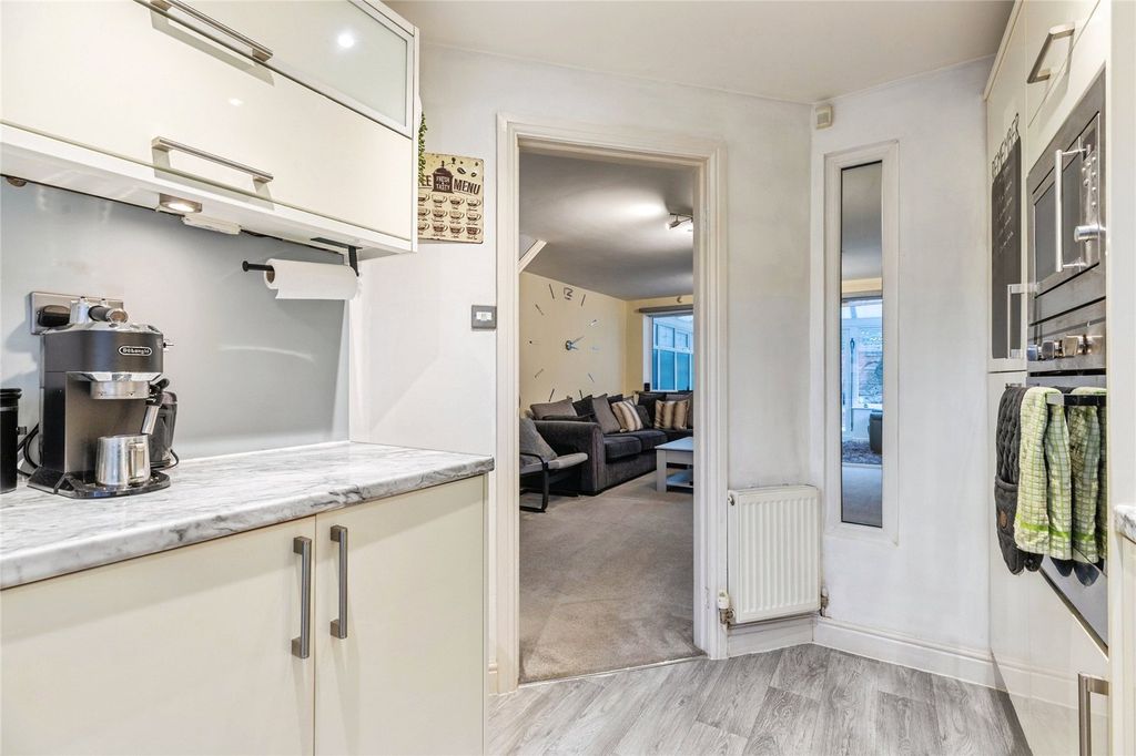 Property photo 3 of 23 Picture No. 27