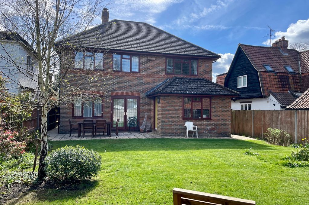 Additional image 27 of 4 bed detached house for saleSycamore Road, Farnborough GU14