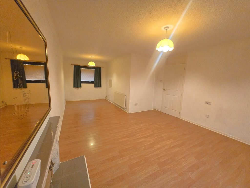 Property photo 2 of 16 Picture No. 04