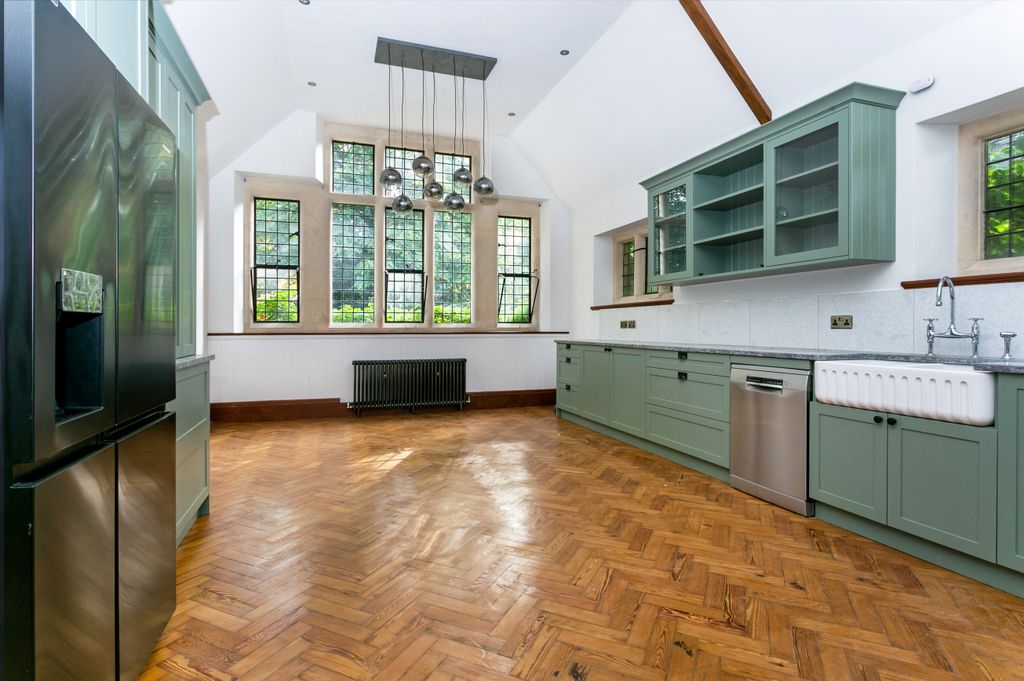 Property photo 3 of 18 Open Plan Kitchen