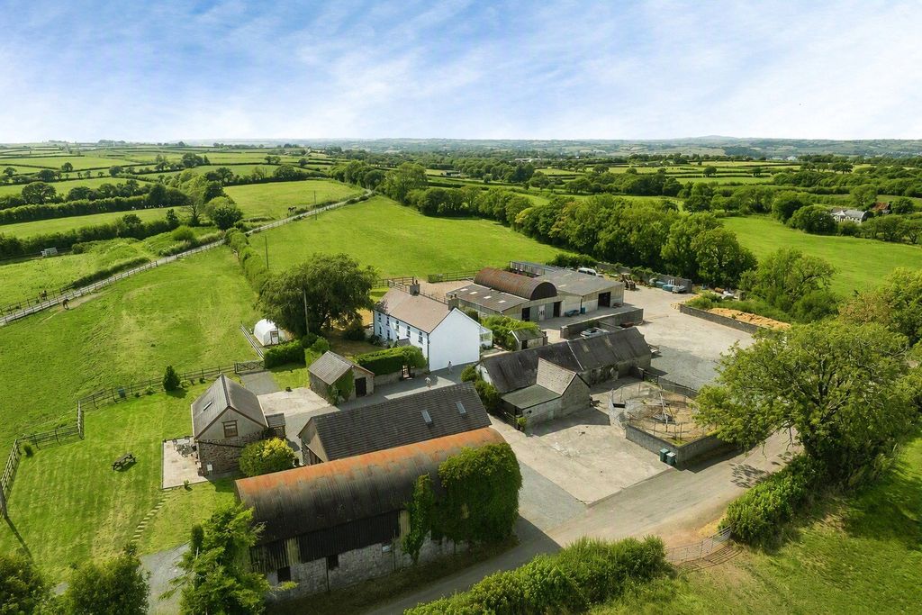 Property photo 2 of 44 Picture No. 69