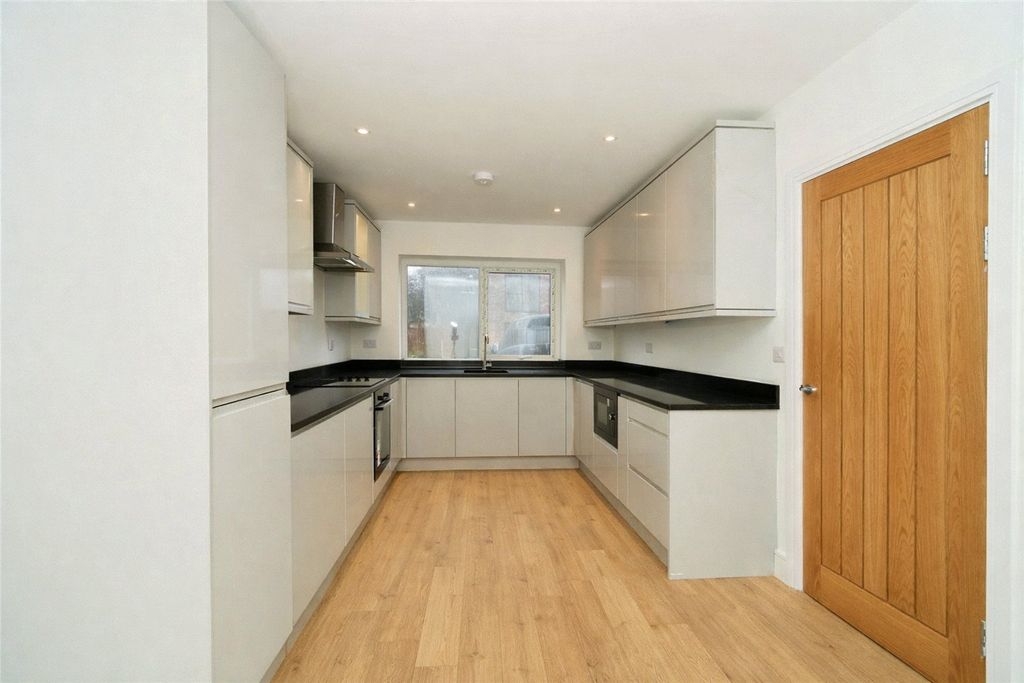 Property photo 2 of 17 Picture No. 68