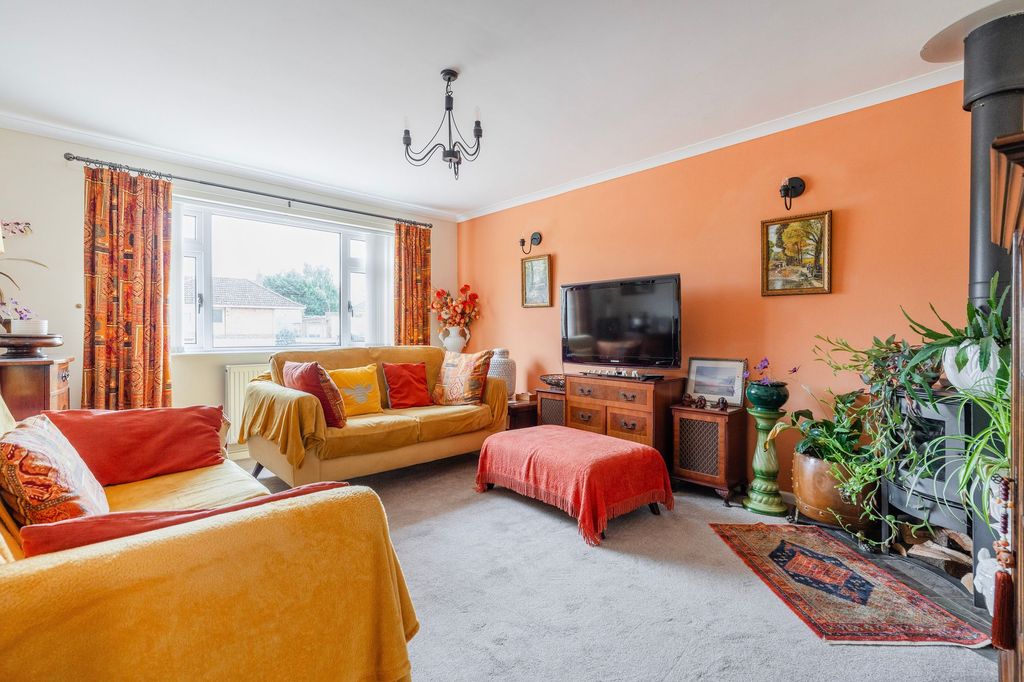 Property photo 2 of 19