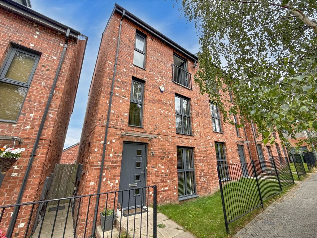 Property photo 1 of 15 External