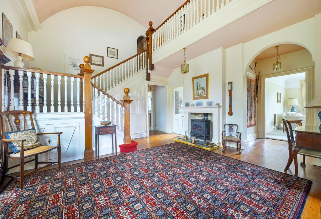 Property photo 2 of 16 Hallway