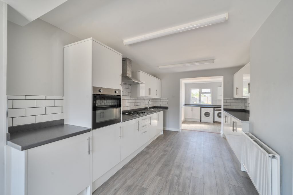 Property photo 3 of 19 14876996